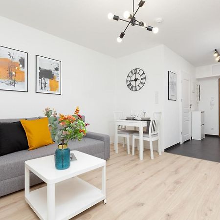Elegancki Apartment Z Parkingiem By Noclegi Renters Warszawa Exteriör bild